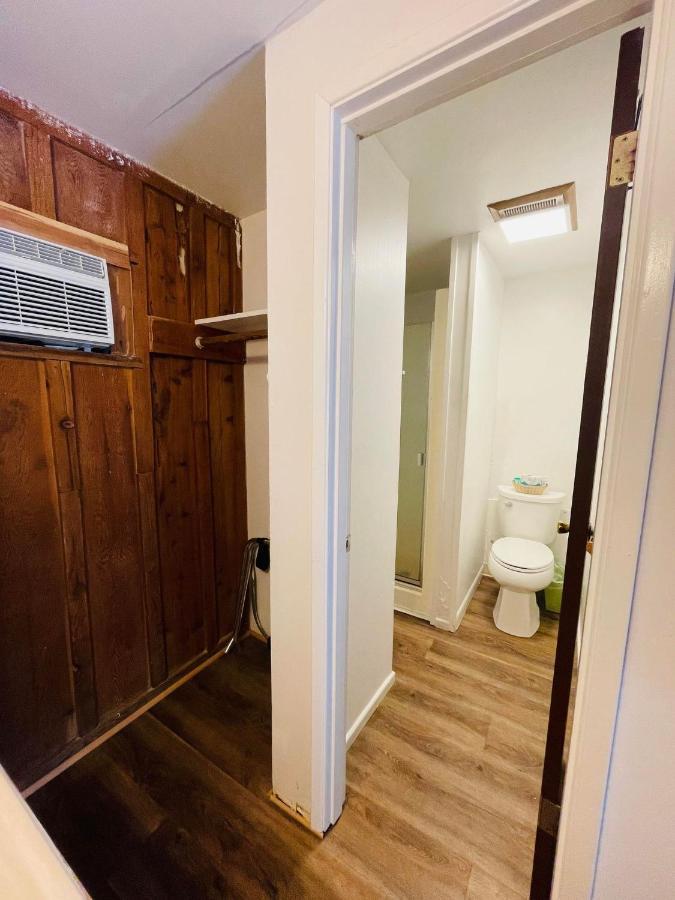 Riverfront Lodging Shady Cove Екстериор снимка