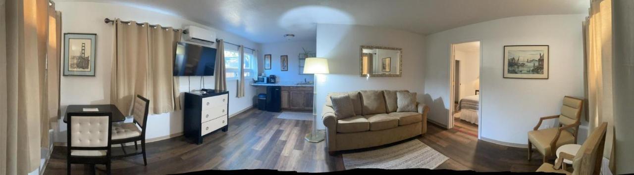 Riverfront Lodging Shady Cove Екстериор снимка