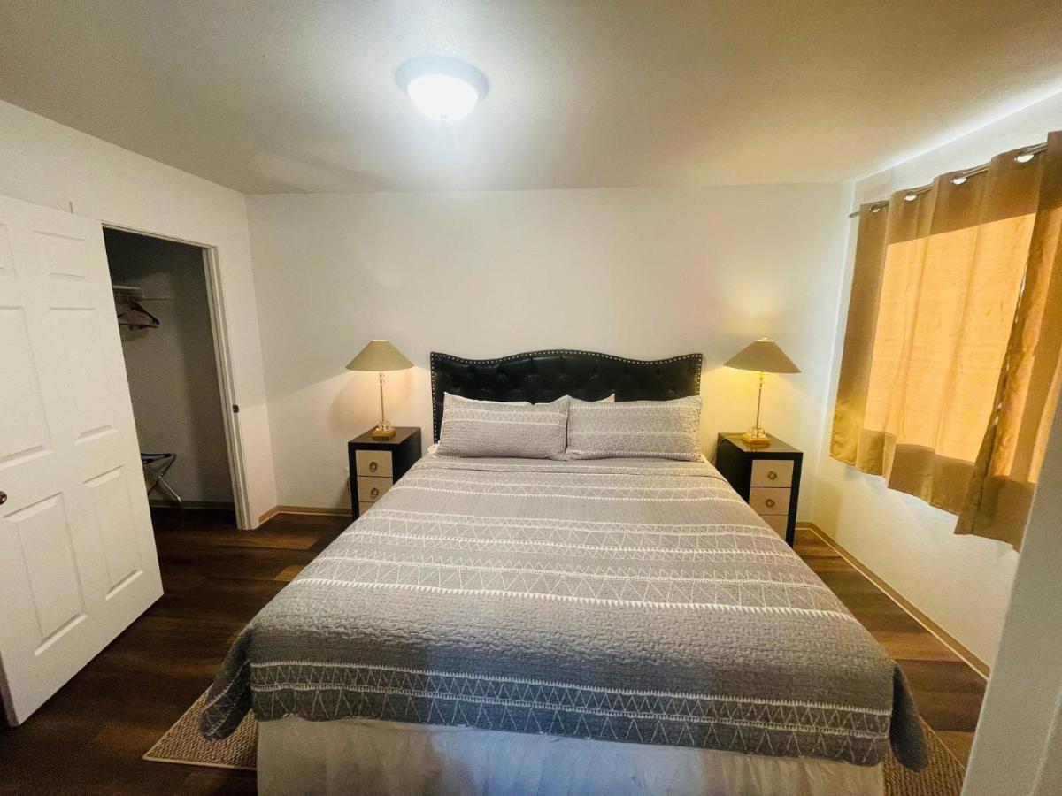 Riverfront Lodging Shady Cove Екстериор снимка